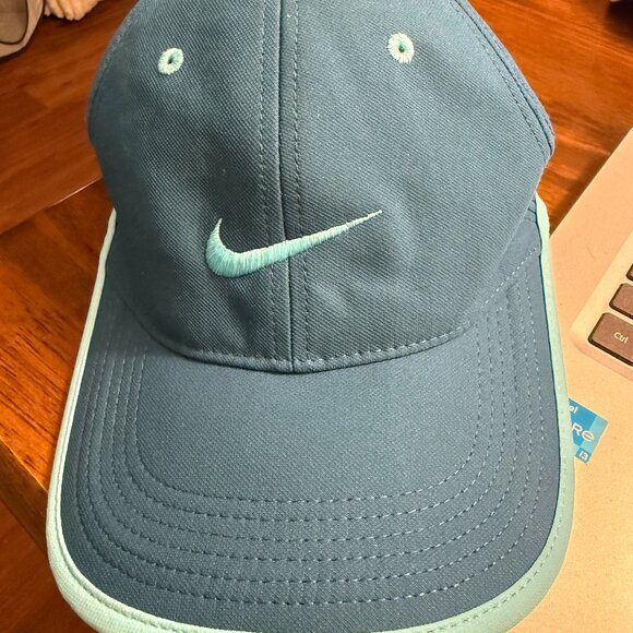 UNISEX, Nike Golf Blue Lightweight Flyweight Wrap Around Strapback. NWOT - Picture 1 of 6